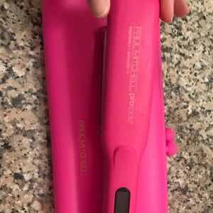 Pink Paul Mitchell ion smooth Pink Hair Iron 💓